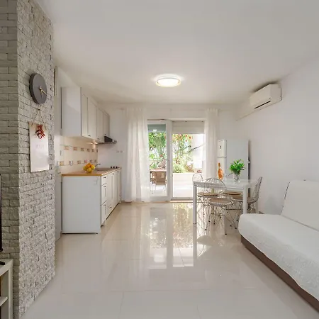 Apartment Hundefreundliches Mit Mediterranem Garten - 600 Meter Zum Porec