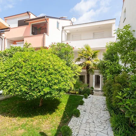 Hundefreundliches Mit Mediterranem Garten - 600 Meter Zum