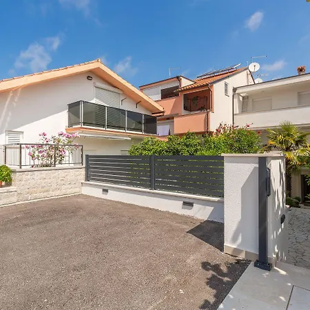Hundefreundliches Mit Mediterranem Garten - 600 Meter Zum Apartment *